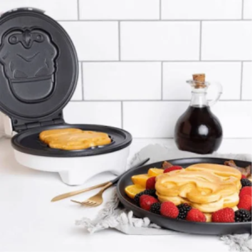 Star Wars Waffle Maker – Stormtrooper Imperial Helmet Non-Stick Waffle Iron UNCANNY BRANDS