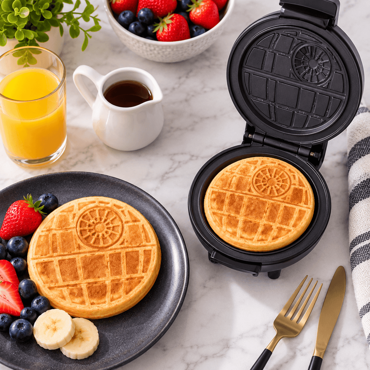 Star Wars Mini Waffle Maker – Death Star 4-Inch Non-Stick Waffle Iron UNCANNY BRANDS